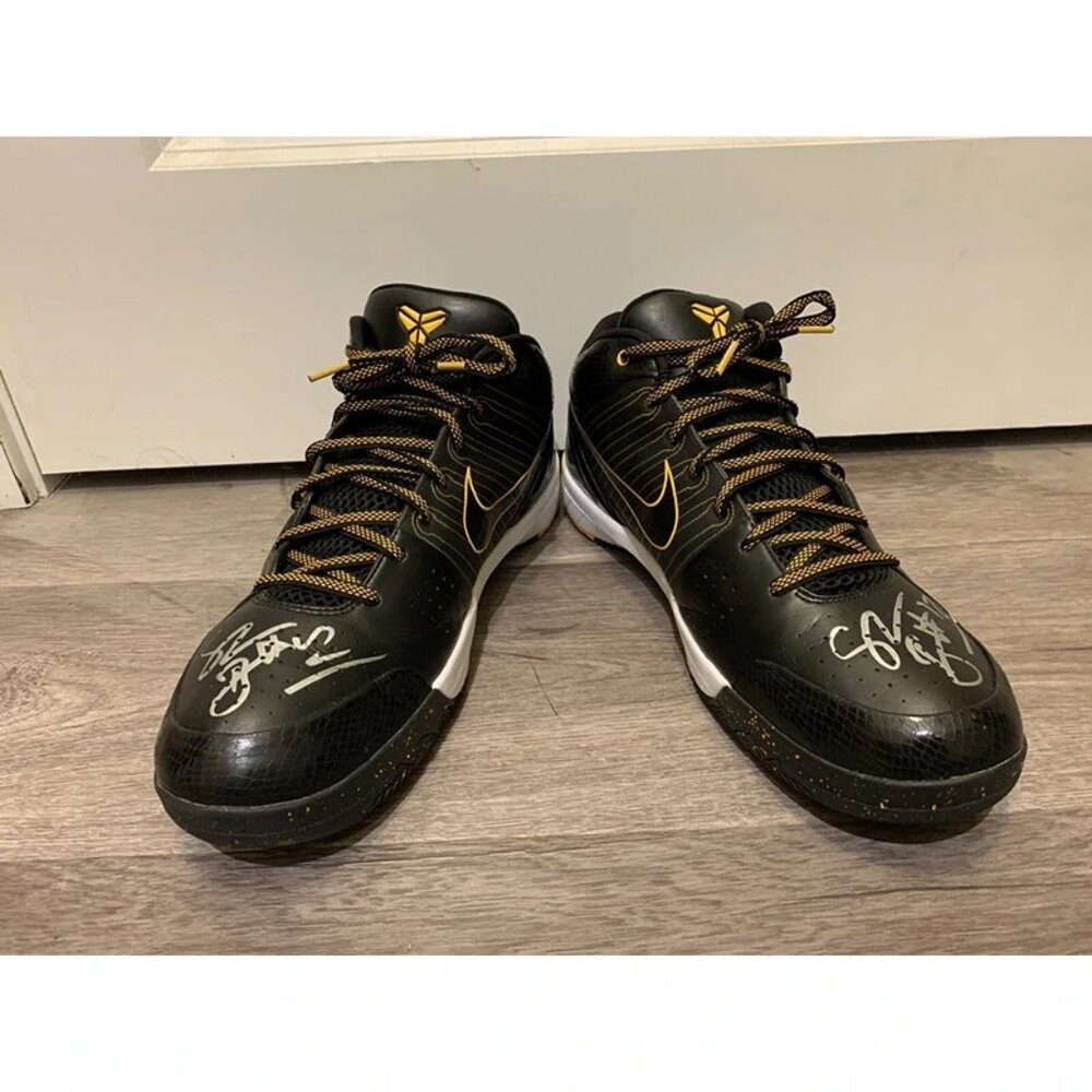 RARE 🔥 NIKE ZOOM KOBE‎ 4 SPLATTER PE PROMO SAMPLE AUTOGRAPH BY SHANNON BROWN